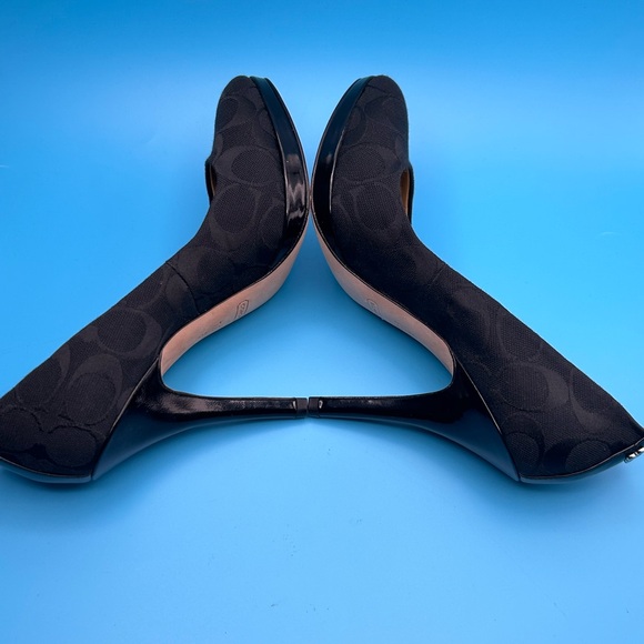 Coach Signature Jacquard Black Pointed Toe Heels Size 7.5 NWOT - Picture 4 of 10
